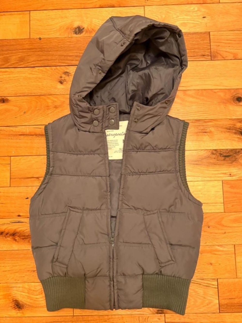 Aeropostale Women’s Cropped Hooded Puffer Vest in Gray